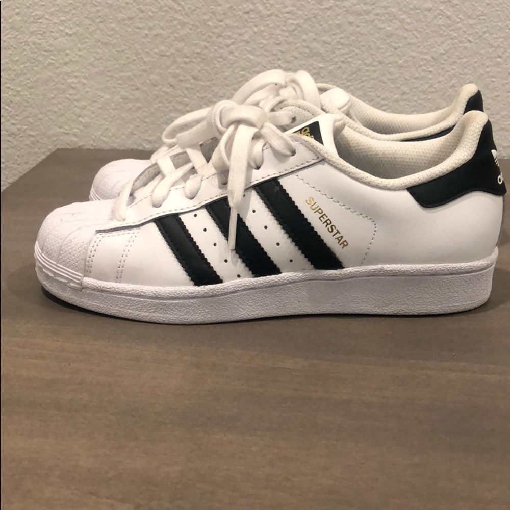 Adidas Superstar sz 3.5 5.5